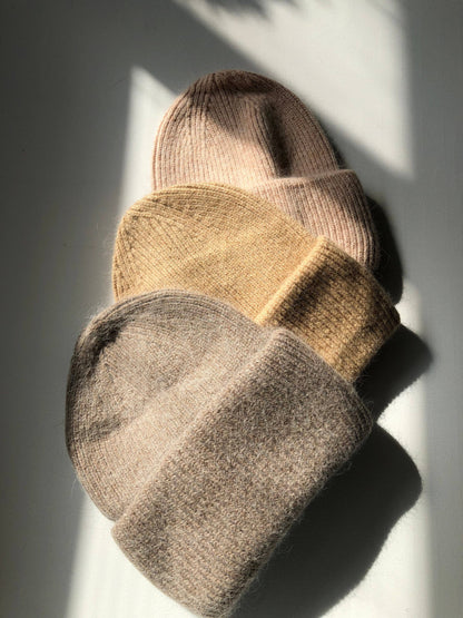 ROYAL ANGORA BEANIE - neutral: Camel