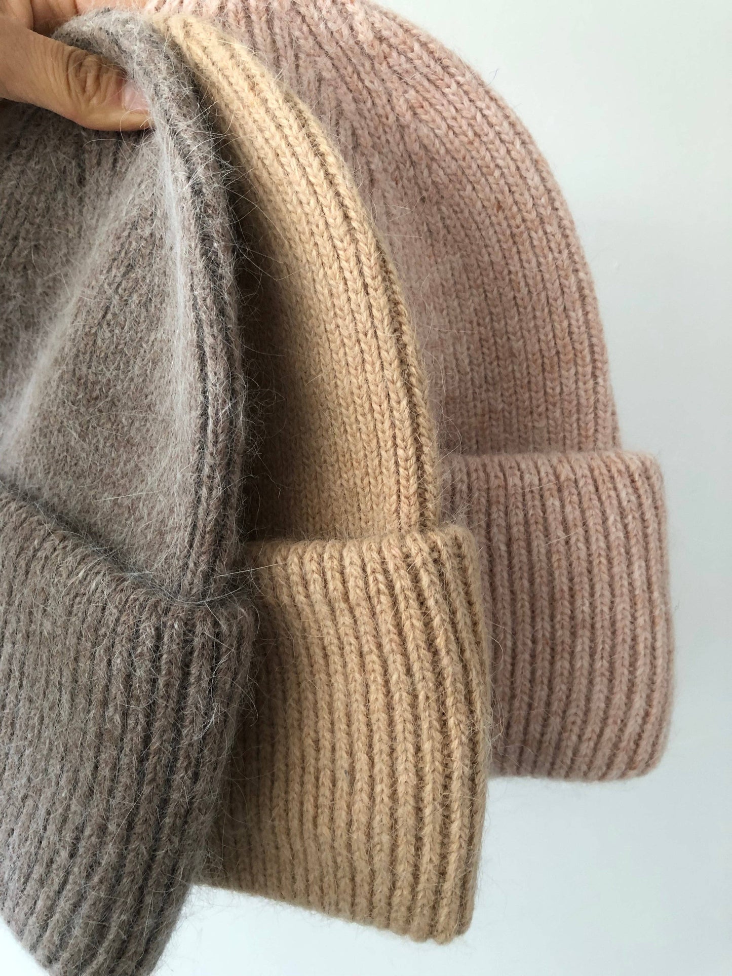 ROYAL ANGORA BEANIE - neutral: Camel