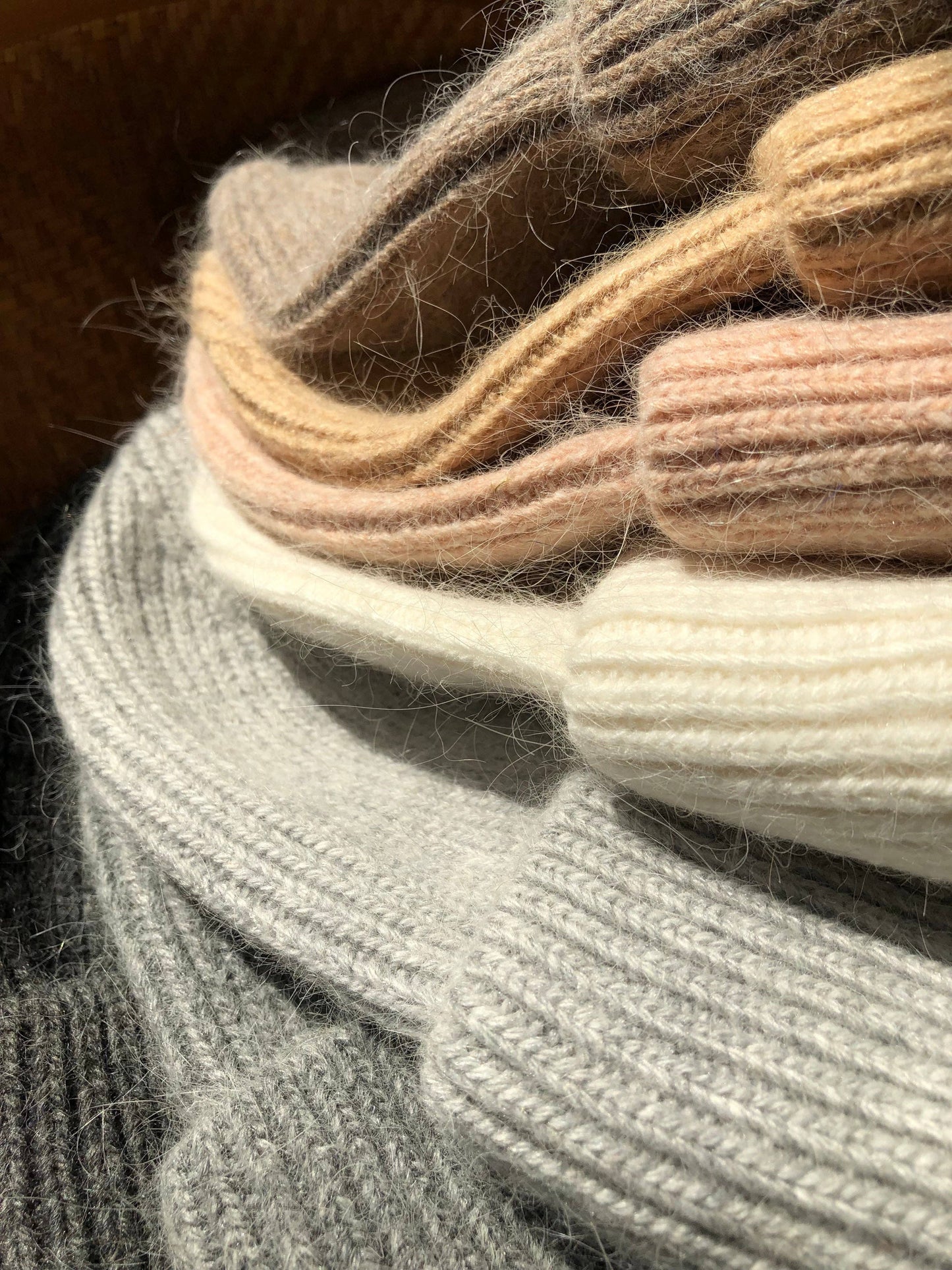 ROYAL ANGORA BEANIE - neutral: Camel